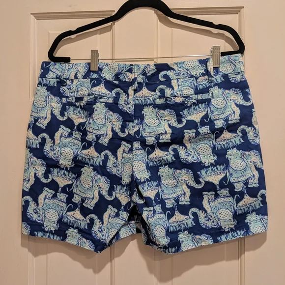 Lilly Pulitzer / Blue & White Elephant Deep Indigo Joy Ride Jayne 7” Shorts - Picture 3 of 6